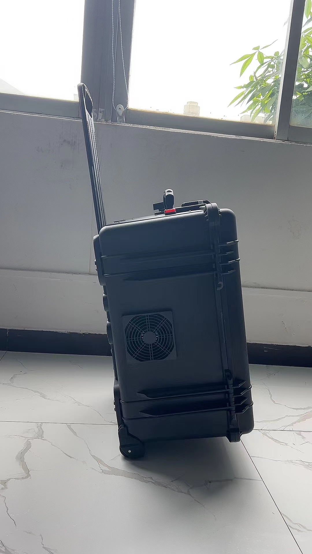 东昌手拉箱型移动通信干扰器